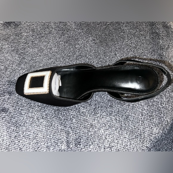 NWT Women's Slingback Heels, Rectangle Toe with Buckle, Gold Heel, Size 9 - Picture 3 of 3